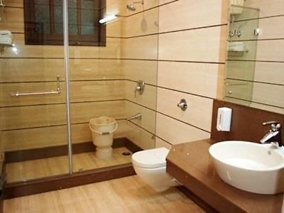 Hotel Asian Plaza Dharamsala Zewnętrze zdjęcie